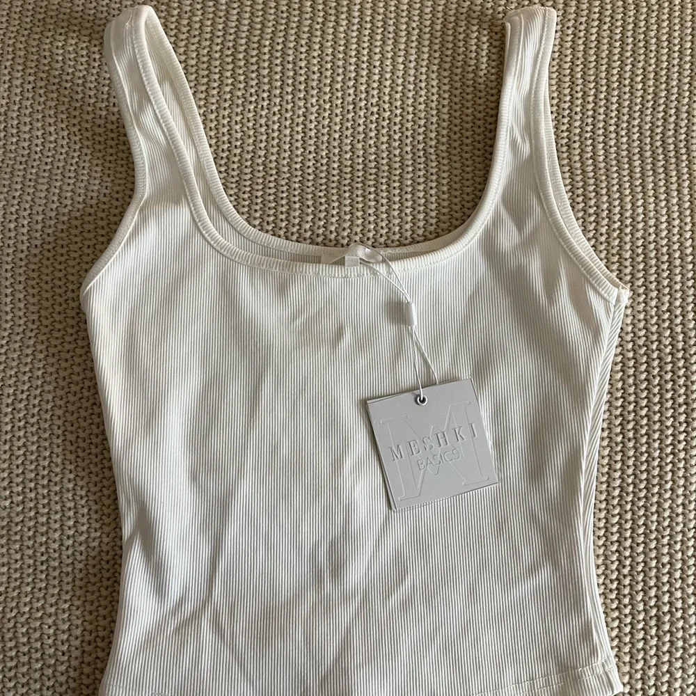 Meshki Square Neck Ribbed Tank - Picture 4 of 5